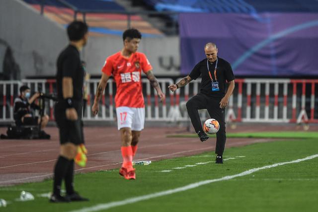 曼城去年4000万+奖金方式报价坎比亚索团队遭拒